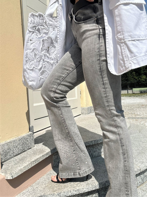 DI'SHE JEANSY SZWEDY Z KRYSZTAŁOWYMI NOGAWKAMI SZARE