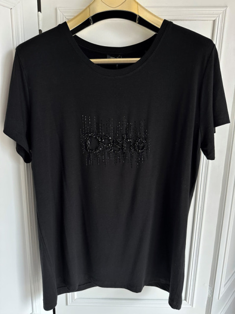 DI"SHE T-SHIRT BLUZKA LEJĄCY TENCEL CZARNA Z LOGO BIG