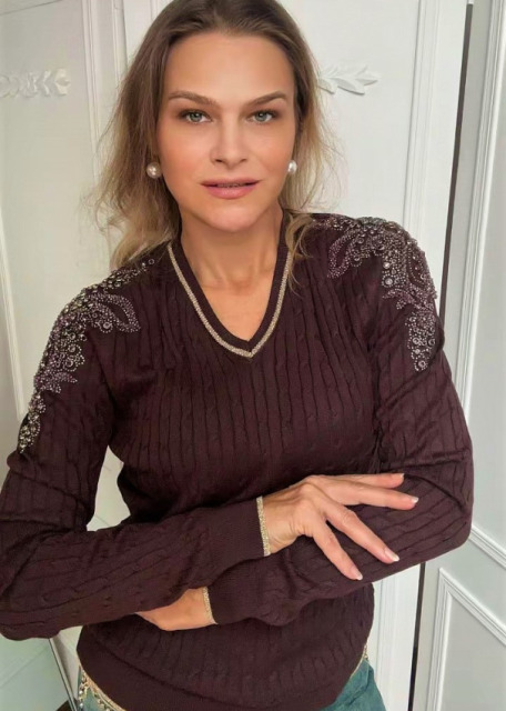 DI'SHE SWETER DZIANINOWY CZEKOLADA DEKOLT V + ZDOBIENIE STANDARD DI'SHE SWETER DZIANINOWY CZEKOLADA DEKOLT V + ZDOBIENIE STANDARD