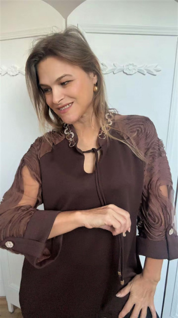 ELEGANCKA  BLUZKA CZEKOLADA PIĘKNE RĘKAWY I STÓJKA