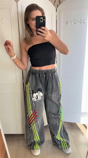 ALISSIA JEANSY MIKI Z SZEROKĄ NOGAWKĄ NEONOWE LAMPASY