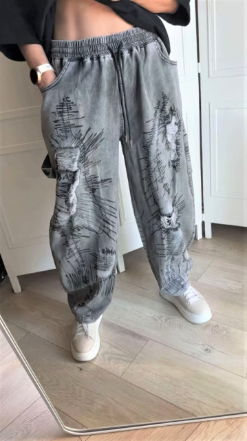 ALISSIA JEANSY LUŻNE BUGGY DESIGNERSKA GRAFIKA I DZIURY