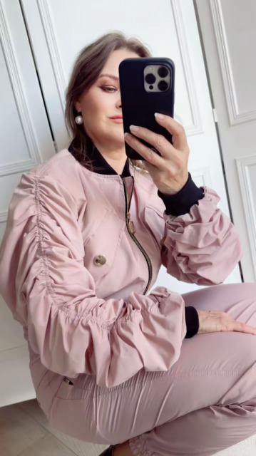 La Diva Mia  KURTKA BLUZA BOMBERKA MARSZCZONY RĘKAW PUDER RÓŻ