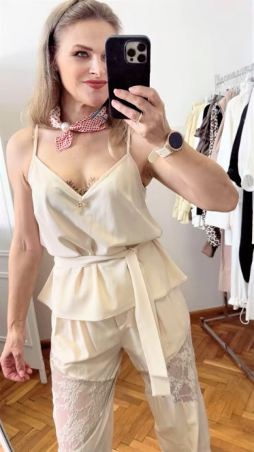 La Diva Mia CIENIUTKI TOP Z MODALU ŚWIETLISTY BEŻ